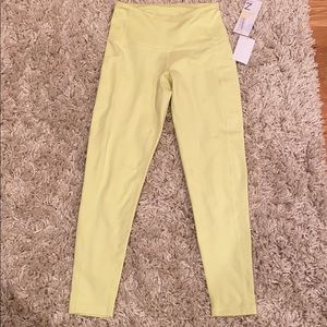 Zella high waisted 7/8 leggings with pockets.